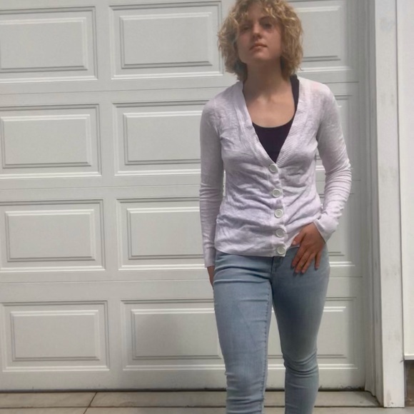 Simple/Basic/Clean White Cardigan - Picture 2 of 3